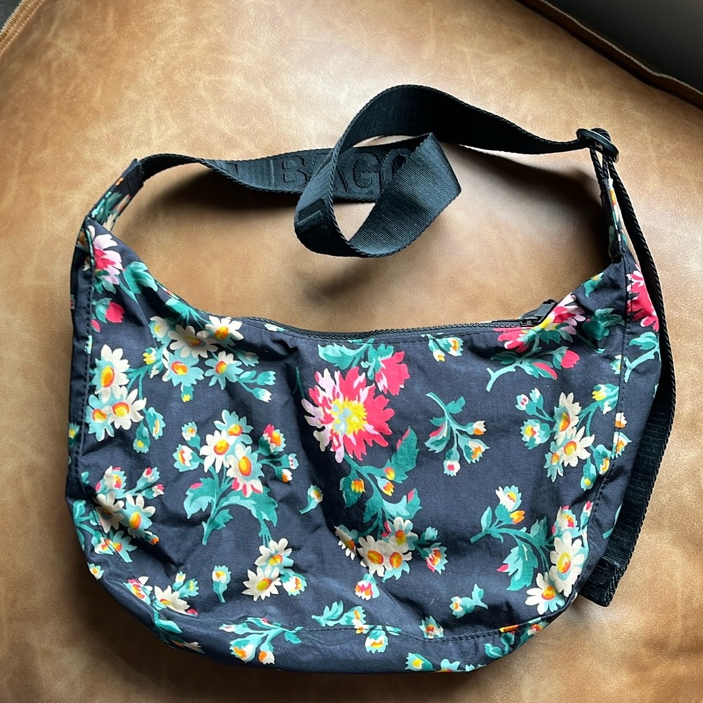 Baggu Medium Crescent Laura Ashley collab